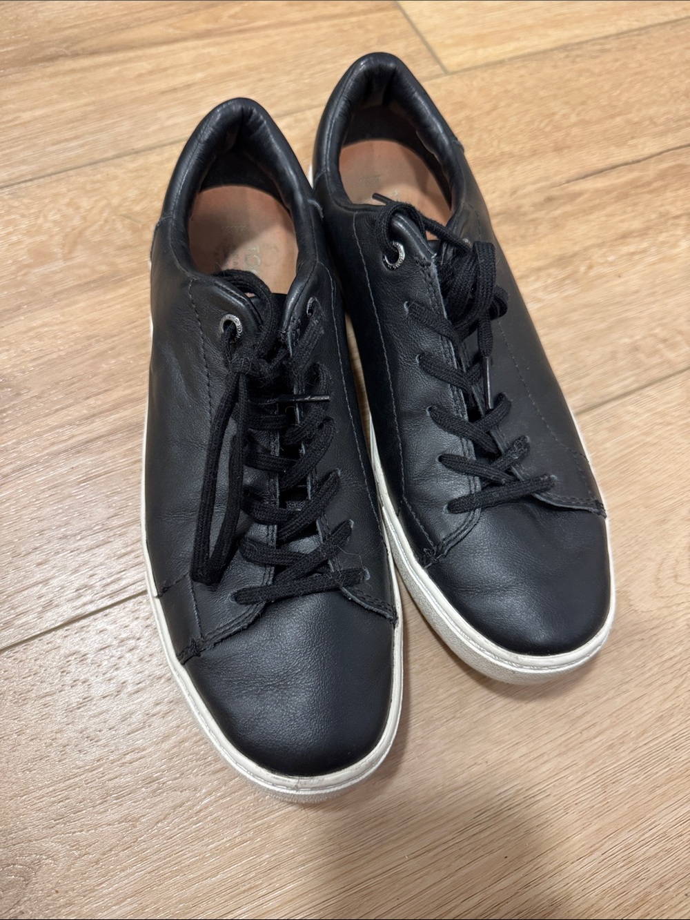 Toms Black Leather Low-Top Sneakers with White Sole